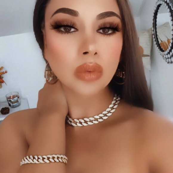 Cuban Link Bling Rhinestone Bracelet - Picture 2 of 3